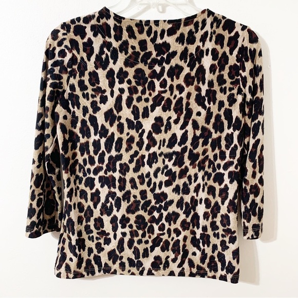 JM Collection Petites Leopard 🐆 Print Rounded Neckline 3/4 Sleeve Pullover Top - Picture 3 of 8